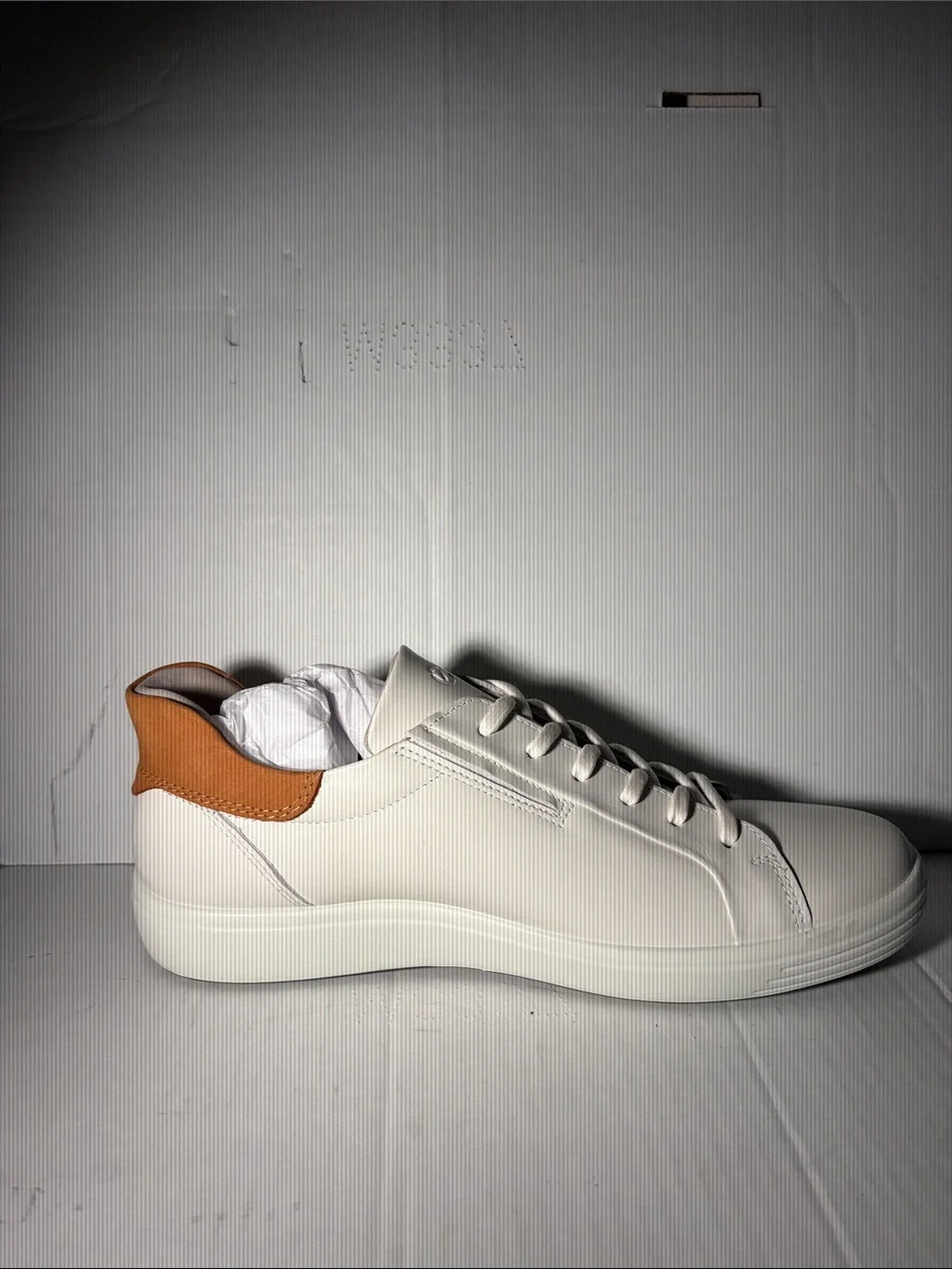 NEW Ecco White Leather Sneakers with Tan Heel Accent Size 43EU 9-9.5US